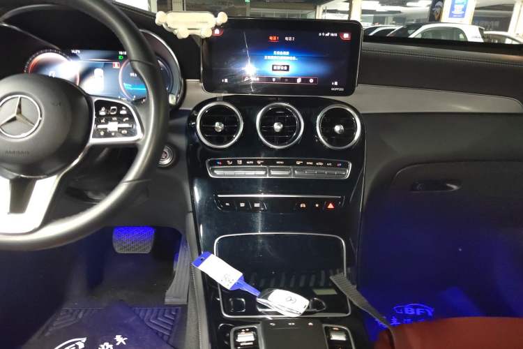 Used Mercedes-Benz GLC Coupe 2020 GLC 260 4MATIC Coupe SUV
