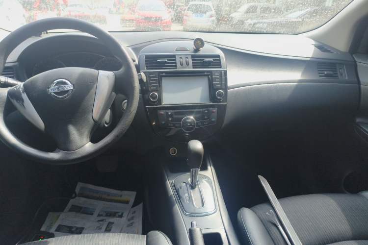 Used Nissan Tiida 2014 1.6L CVT Smart Model Audio And AC Panel