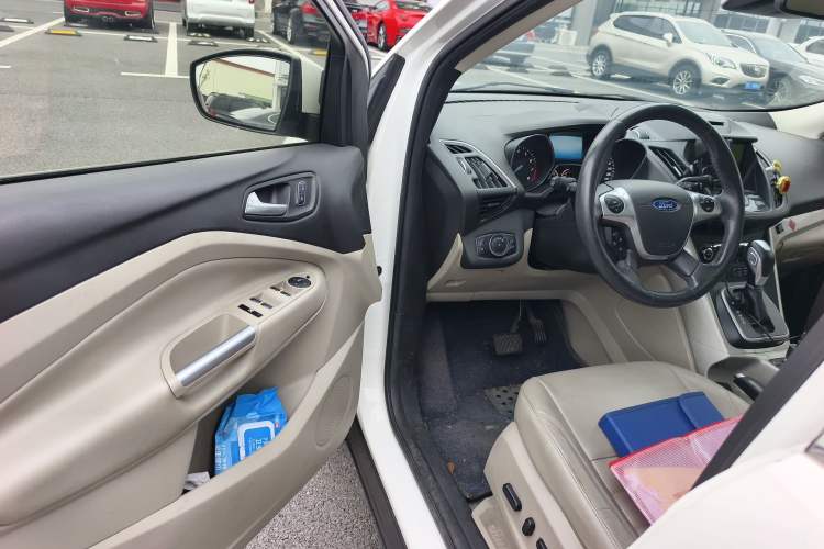 Used Ford Kuga 2013 2.0L GTDi Four-Wheel Drive Premium Model Driver Seat