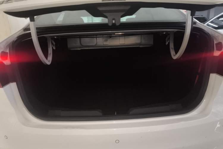 Used Ford Escort 2017 Revised Version 1.5L Manual Comfort Edition Trunk