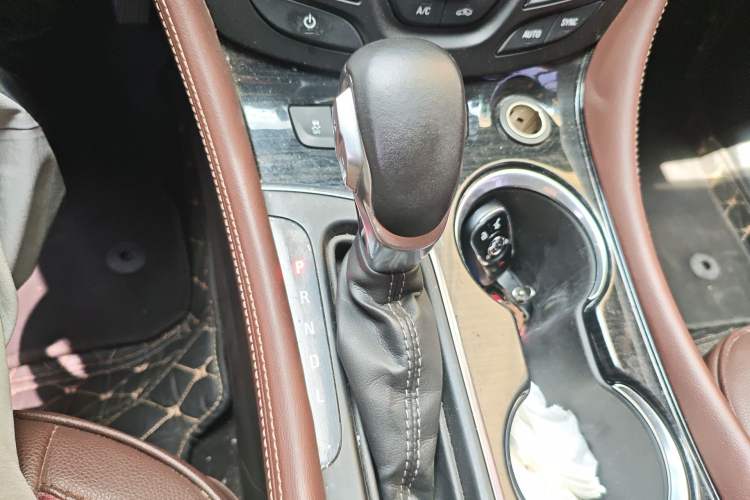 Used Buick Envision 2018 28T Four-Wheel Drive Elite Version Gear Lever