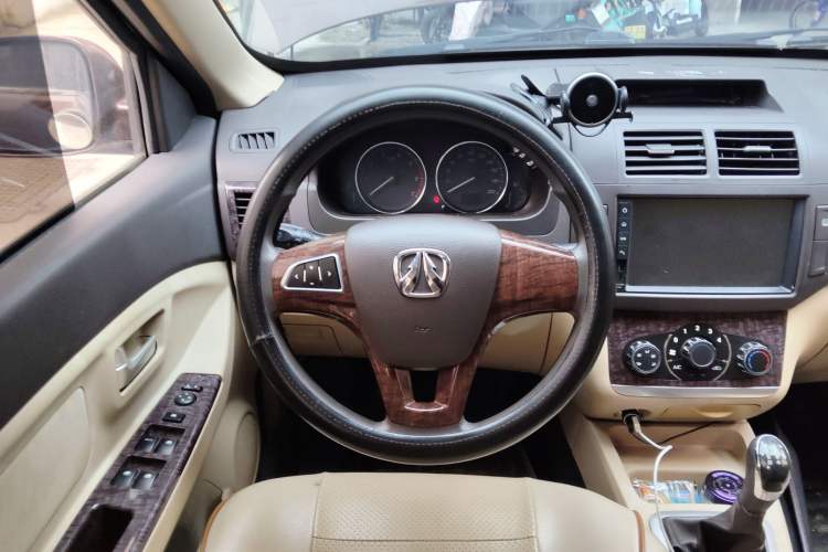 Used BAIC Weiwang M20 2014 1.5L Comfort version DAM15DL