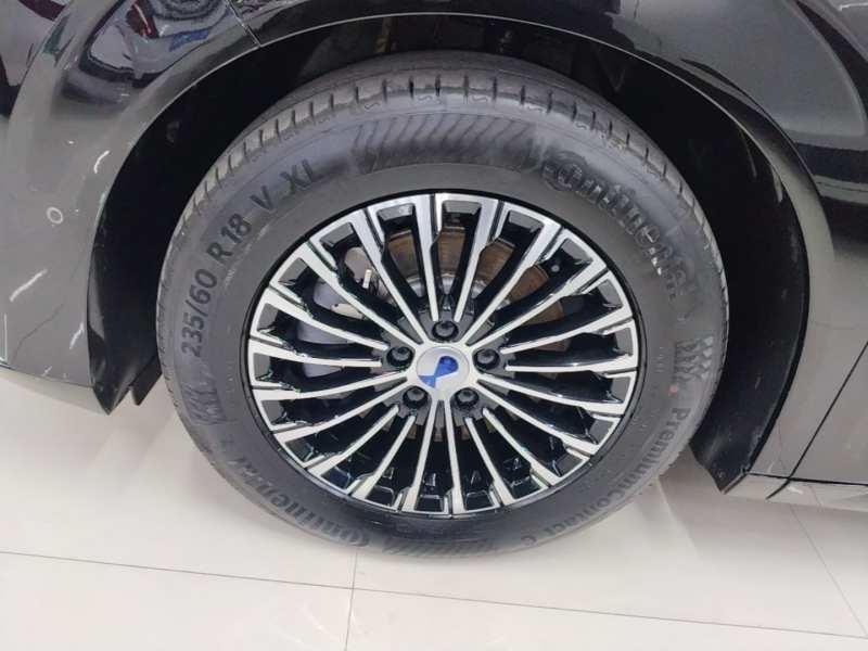Used Denza D9 2022 DM-i 970 Four-Wheel Drive Flagship Model — 22