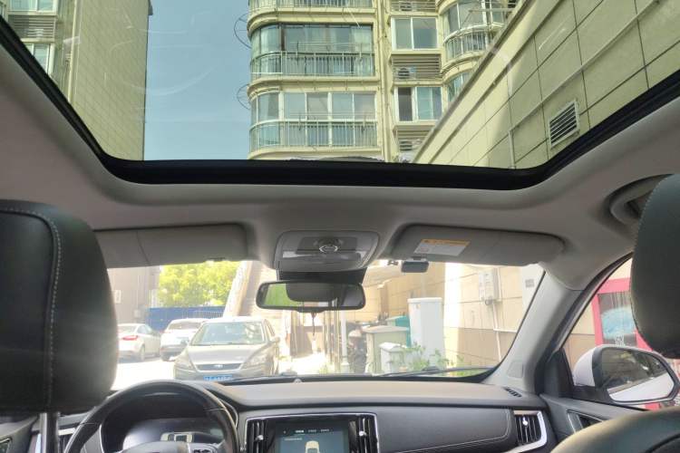 Used Roewe RX5 New Energy 2017 ERX5 EV400 Electric Internet Supreme Edition
