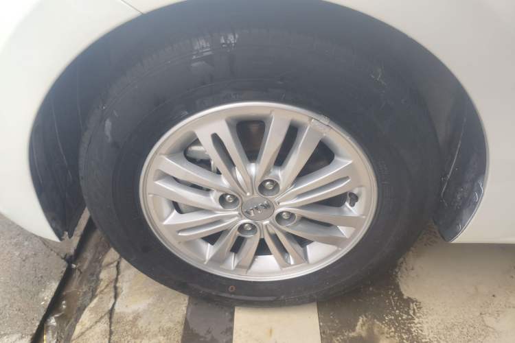 Used Kia Pegas 2020 Revised Version 1.4L Automatic Comfortable with Sunroof Left Front Wheel Hub