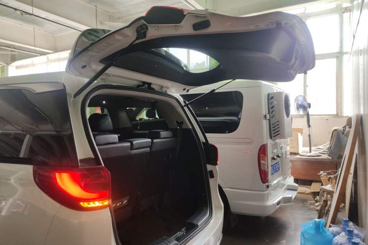 Used GAC Trumpchi M8 2018 320T Luxury Edition Trunk