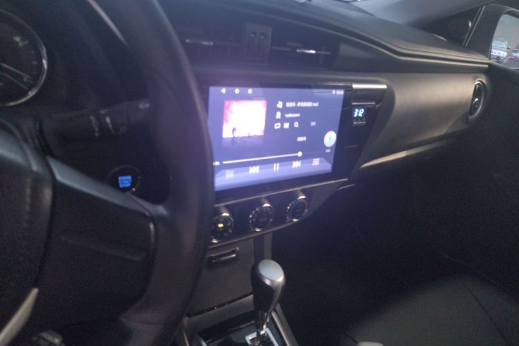 Used Toyota Corolla 2018 1.2T S-CVT GL Smart Enjoyment Version Center Console