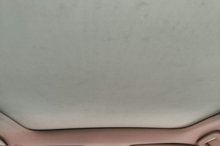 Used Volvo V40 2013 2.0T Zhiyi Edition
