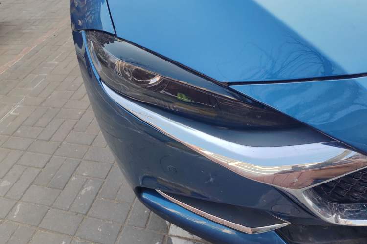 Used Mazda CX-4 2021 2.0L Automatic Two-Wheel Drive Blue Sky Luxury Edition Right Front Headlight