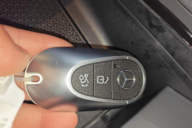 Used Mercedes-Benz EQE SUV 2024 500 4MATIC Pioneer Edition
