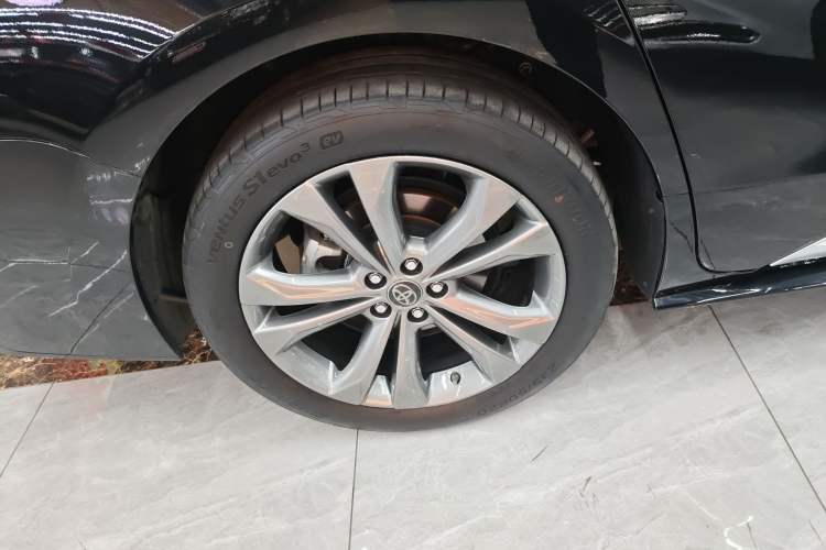 Used Toyota Sienna 2023 2.5L Hybrid Platinum Edition