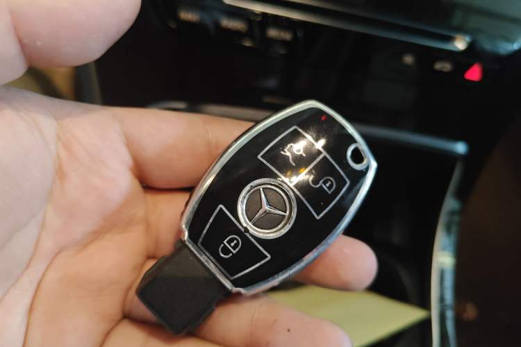 Used Mercedes-Benz GLC 2018 GLC 260 4MATIC Luxury Model Vehicle Key