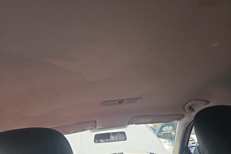 Used Volkswagen Gran Lavida 2017 1.6L Automatic Fashion Edition Headliner