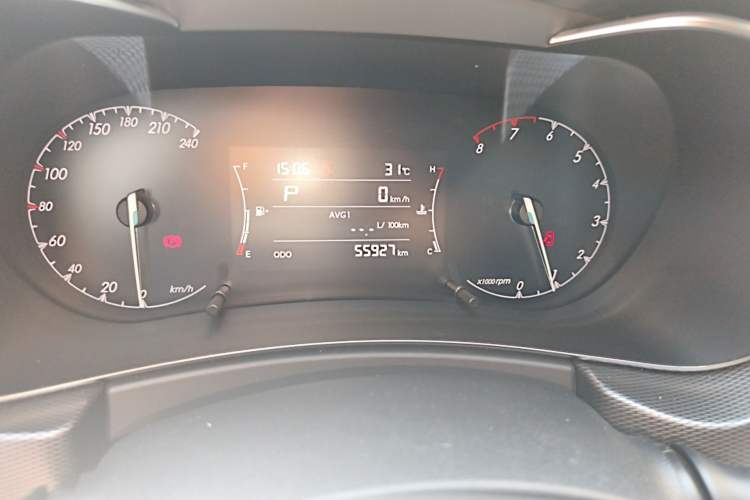 Used BAIC Beijing X5 2018 1.5T CVT Elite Version National V Odometer Close Up