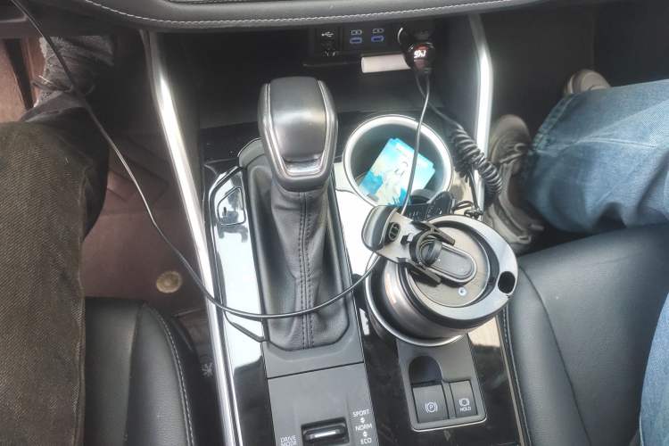 Used Toyota Highlander 2022 Dual-Engine 2.5L Four-Wheel Drive Prestige Version 7 Seats
