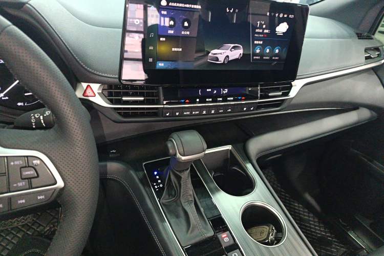 Used Toyota Sienna 2024 2.5L Hybrid Four-Wheel Drive Prestige Edition