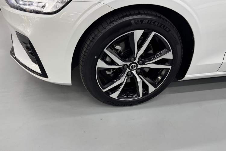 Used Volvo S60 2025 B5 Zhiya Sport Edition Left Front Wheel Hub
