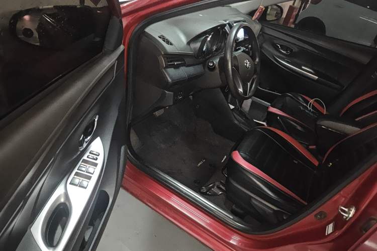 Used Toyota YARiS L Zhi Xuan 2015 1.5E Automatic Charm Edition Driver Seat