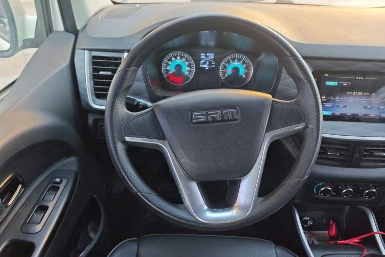 Used Jinbei Gold Hiace M Classic 2022 1.5L Travel Lion Passenger Van 6 Seats