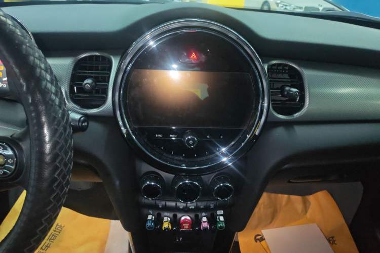 Used MINI MINI 2022 1.5T COOPER Classic Edition
