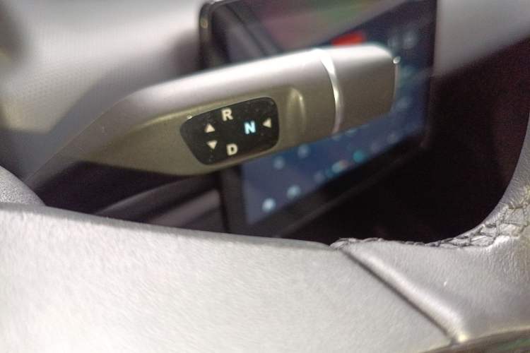 Used Leapmotor T03 2021 400 Luxury Edition Gear Lever