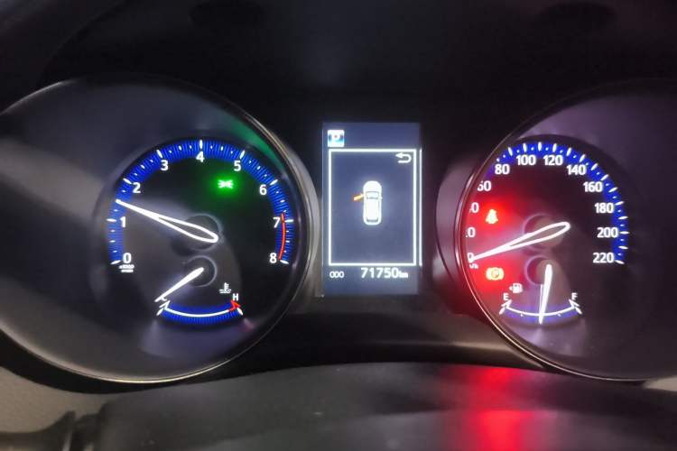 Used Toyota C-HR 2018 2.0L Leading with Sunroof China VI Standard Instrument Cluster