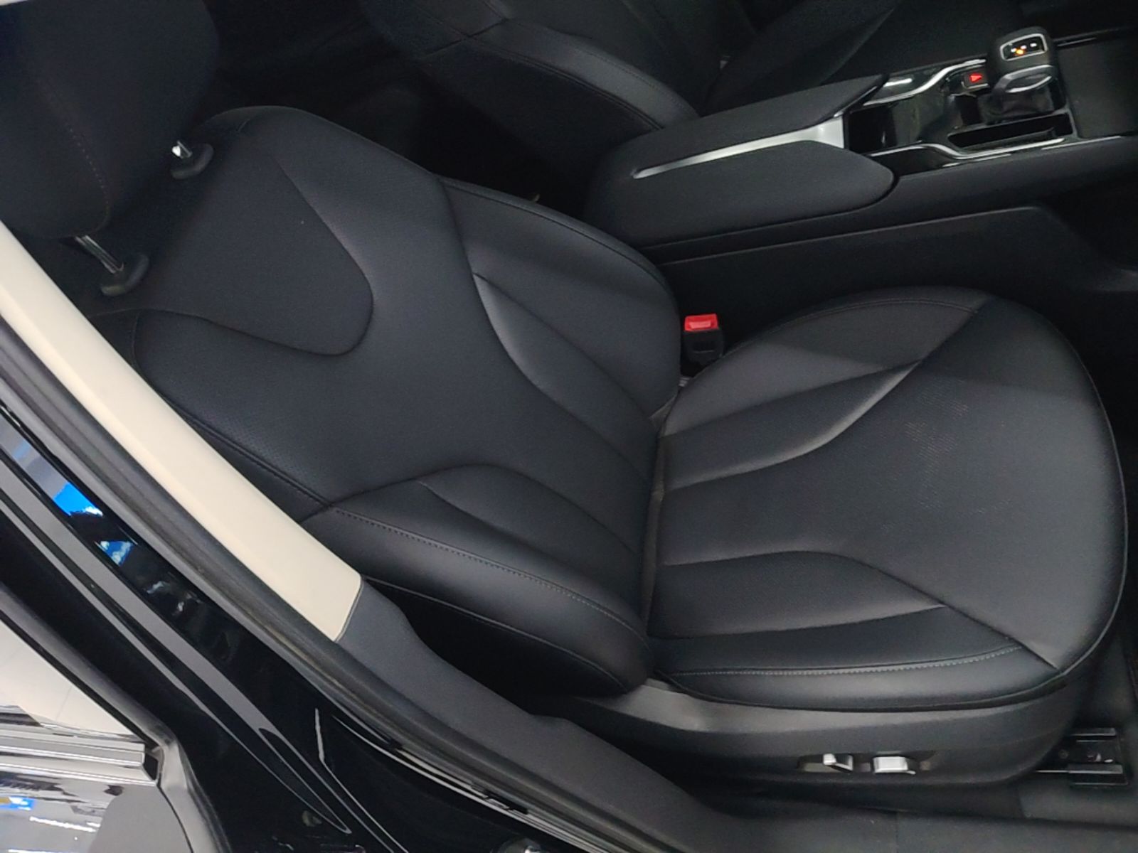Hongqi E-QM5 2024 610 km PLUS — снимка 19