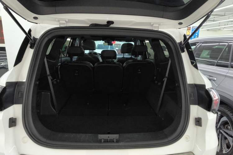 Used Geely Auto Haoyue L 2023 2.0T DCT Luxury Version Trunk