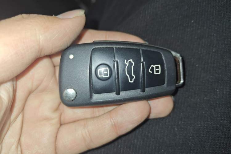Used Audi A3 2020 Limousine 35 TFSI Sporty Version China VI Vehicle Key