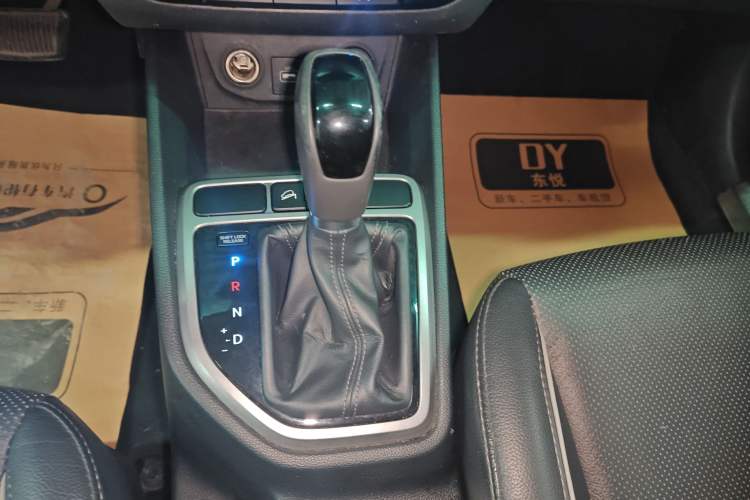 Used Hyundai ix25 2015 1.6L Automatic Two-Wheel Drive Smart GLS Trim
