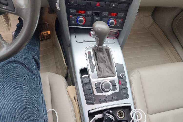 Used Audi A6L 2009 2.0 TFSI automatic standard version