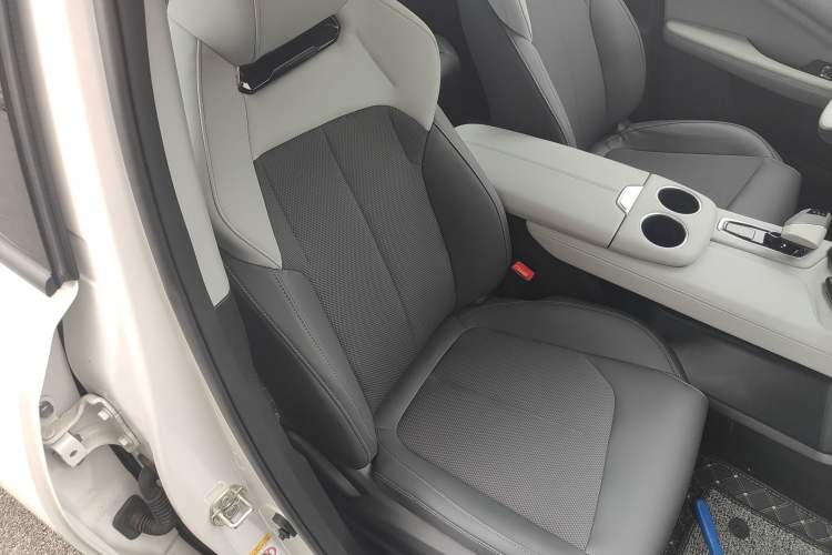 Used Changan UNI-Z 2025 1.5T Luxury Version
