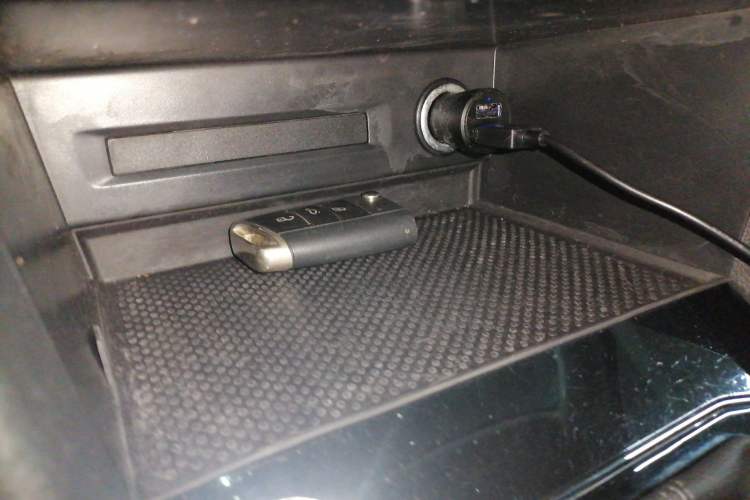 Used Volkswagen Tiguan L 2019 Revised 330TSI Automatic Two-Wheel Drive Smart & Luxury Edition China VI Standard Vehicle Key