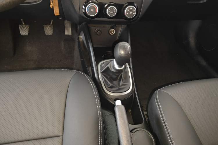 Used Kia K2 2015 Sedan 1.4L MT GLS