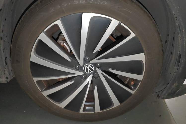 Used Volkswagen ID.4 X 2021 Pro Smart Long-Range Edition Right Front Wheel Hub