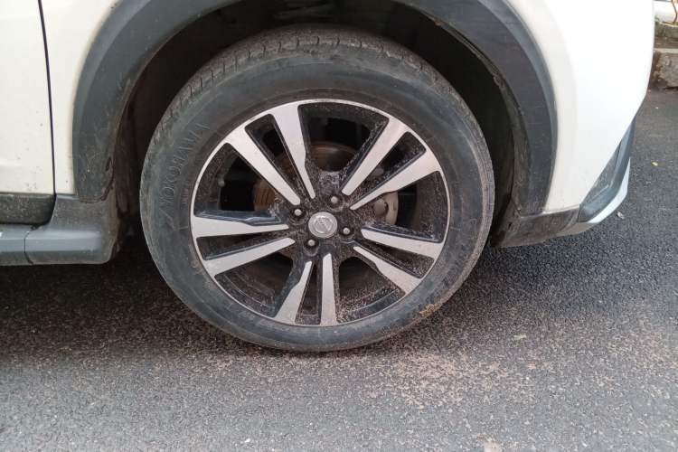 Used Nissan Kicks 2018 1.5L CVT Smart Connect Luxury Edition
