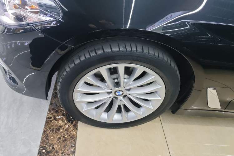 Used BMW 5 Series 2018 Facelifted 530Li xDrive Luxury Package