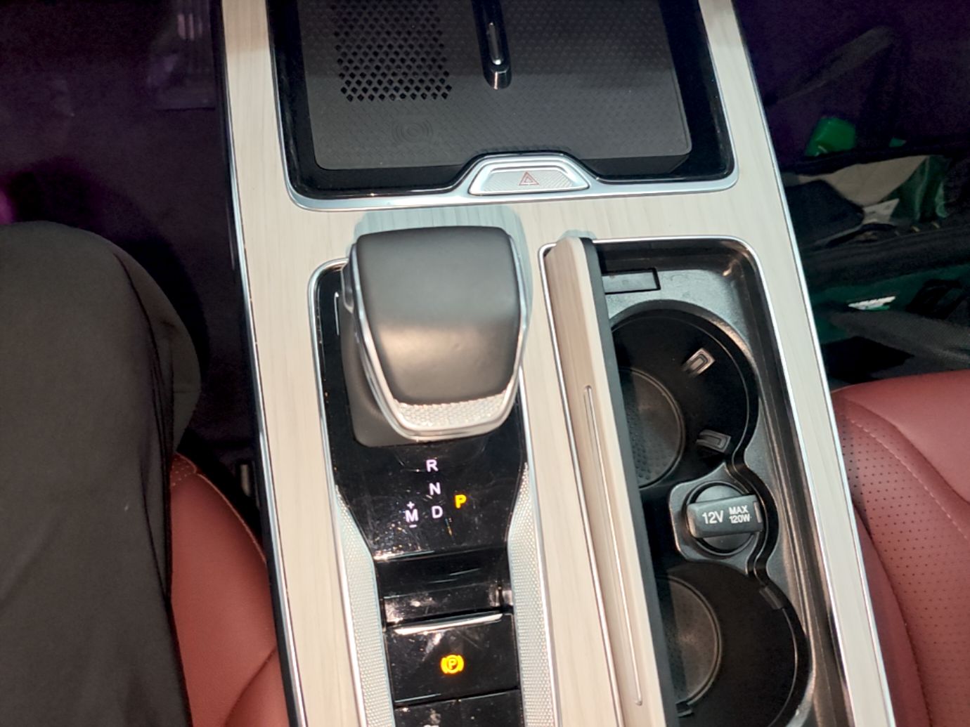 Hongqi HS5 2025 2.0T Two-Wheel-Drive Xuan Ying Edition — снимка 16
