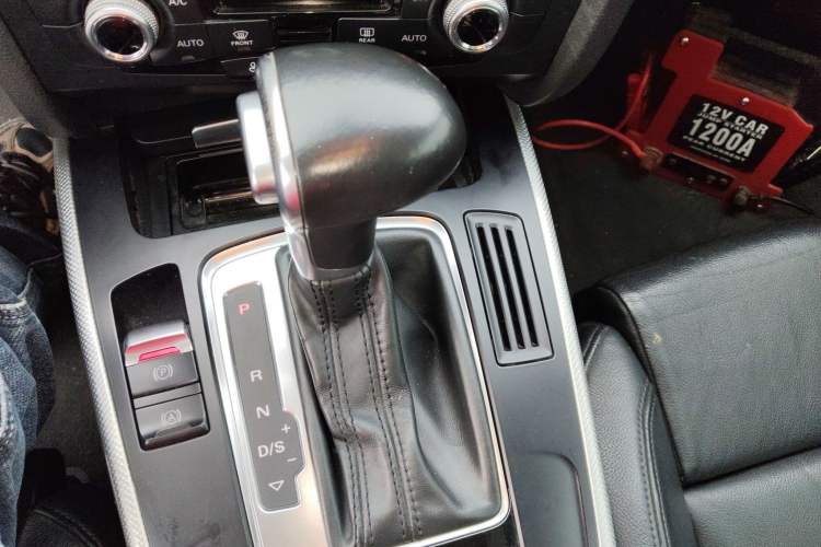 Used Audi A5 2016 Facelift Coupe 35 TFSI Ambition Edition Gear Lever