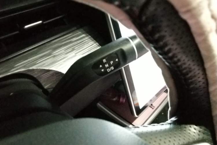 Used NETA V 2022 Chao 300 Lite Lithium Iron Phosphate