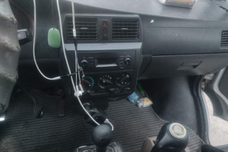 Used Wuling Rongguang 2017 1.5L Extended Basic Version Audio And AC Panel