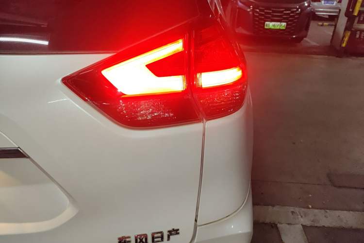 Used Nissan X-Trail 2022 2.0L Two-Wheel Drive Smart Connect & Comfort Edition