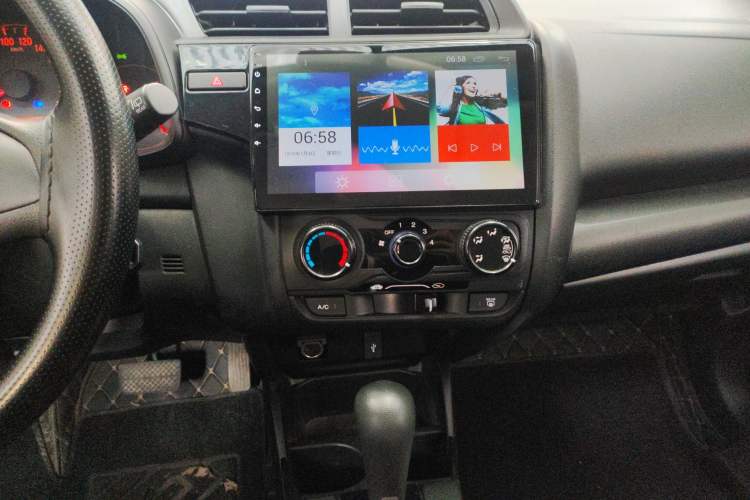 Used Honda Fit 2018 1.5L CVT Comfort Version Audio And AC Panel