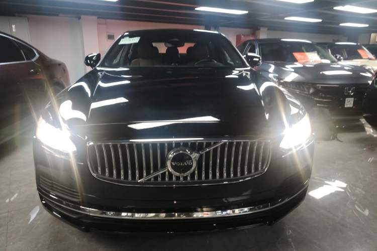 Used Volvo S90 New Energy 2022 T8 eDrive Hybrid Luxury Edition