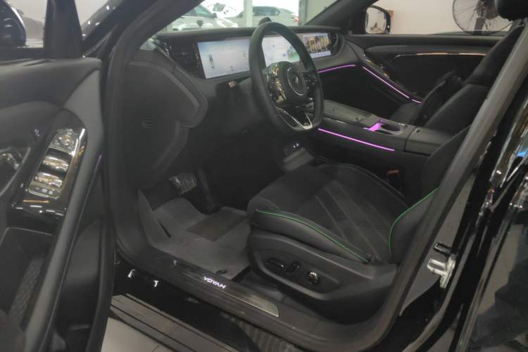 Used VOYAH FREE 2025 318 259 km All-Wheel-Drive Exploration Edition
