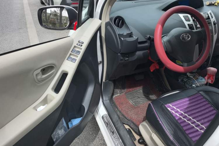 Used Toyota Yaris 2011 1.6E Automatic Charm Edition Driver Seat