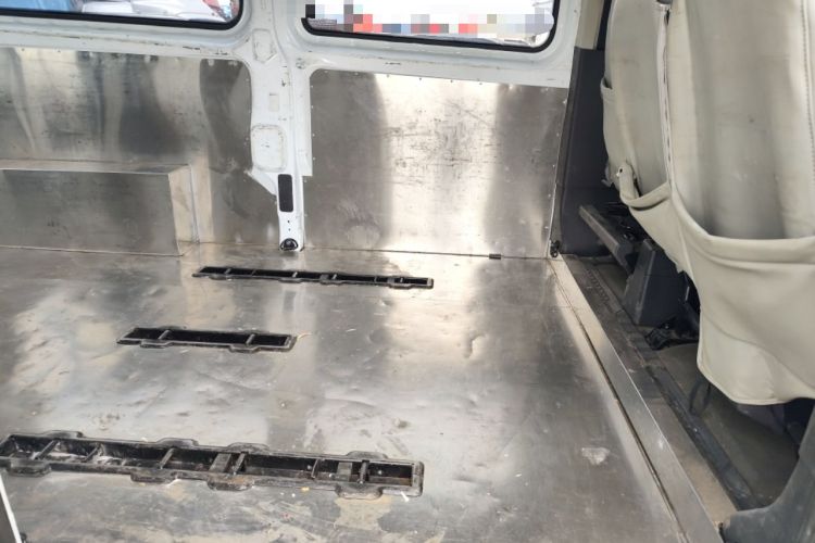 Used Ford Transit 2017 2.0T Diesel Multi-Purpose Commercial Vehicle Mid-Drive Mid-Roof China IV Standard
