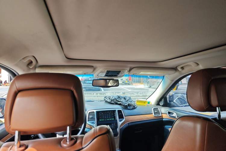 Used Jeep Grand Cherokee 2011 3.6L Flagship Edition