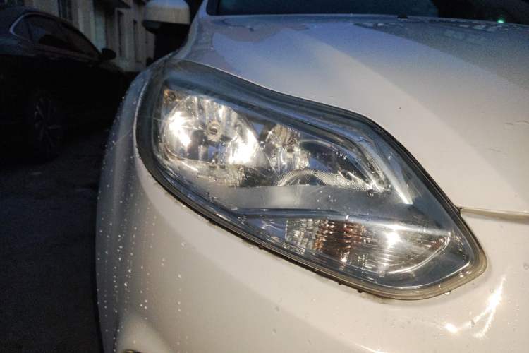 Used Ford Focus 2012 Sedan 1.6L Automatic Fashion Edition