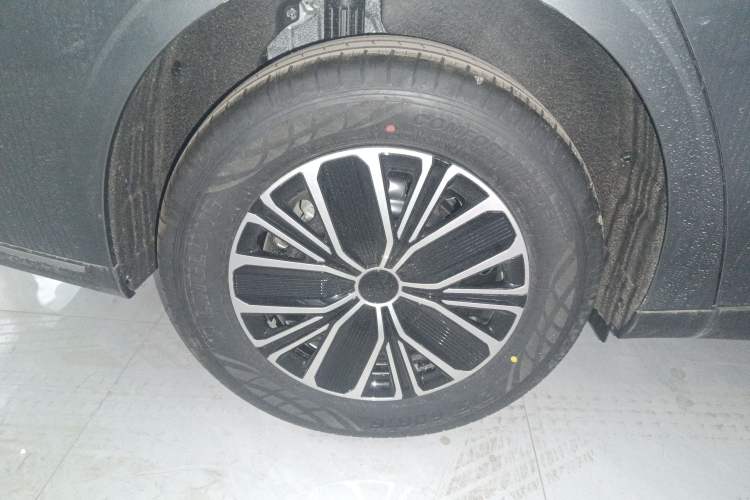 Used Geely Galaxy Stellar 6 2026 Model 60km Sailing Edition Right Rear Wheel Hub